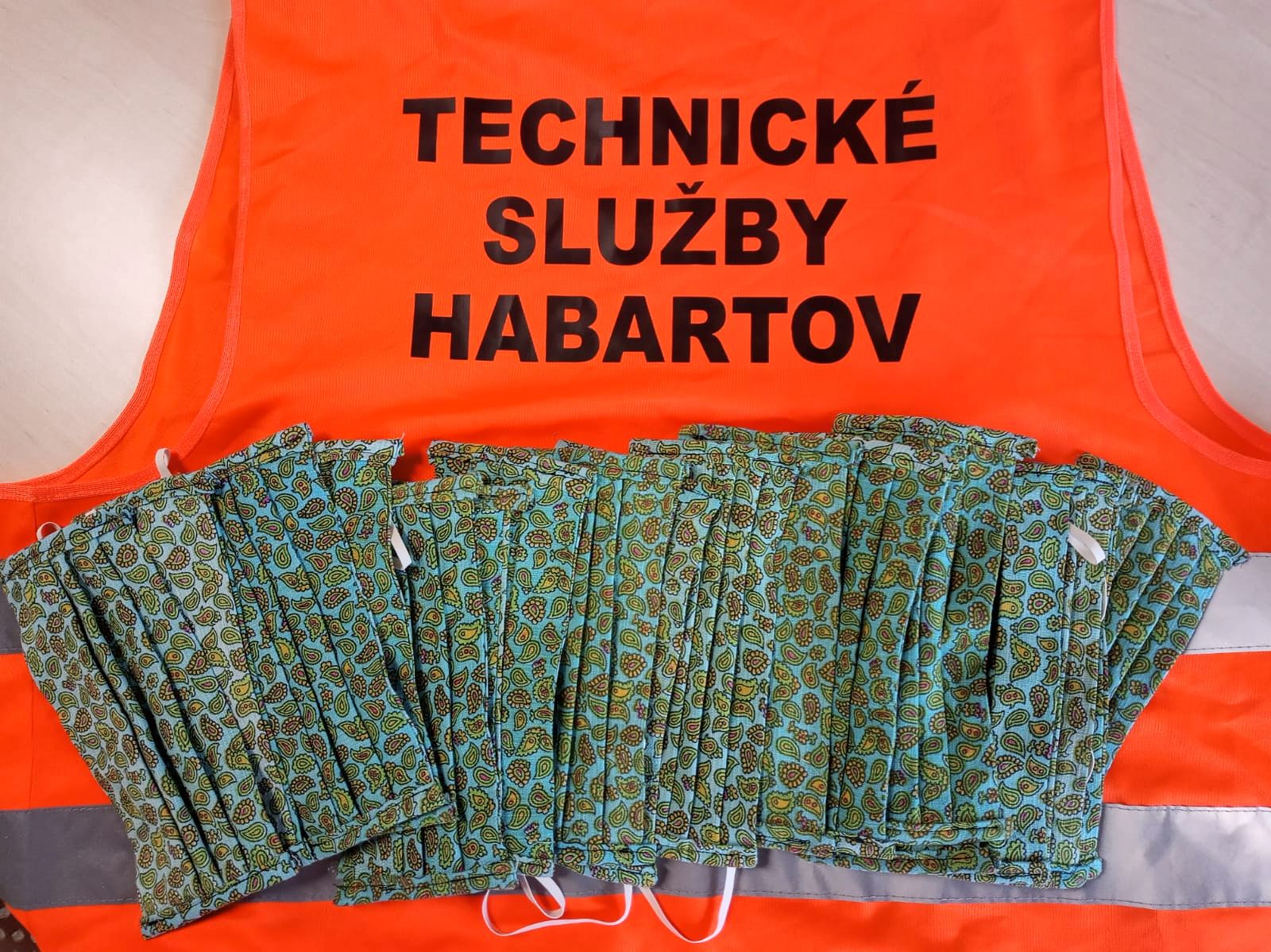 reflexní vesta s nápisem technické služby habartov
